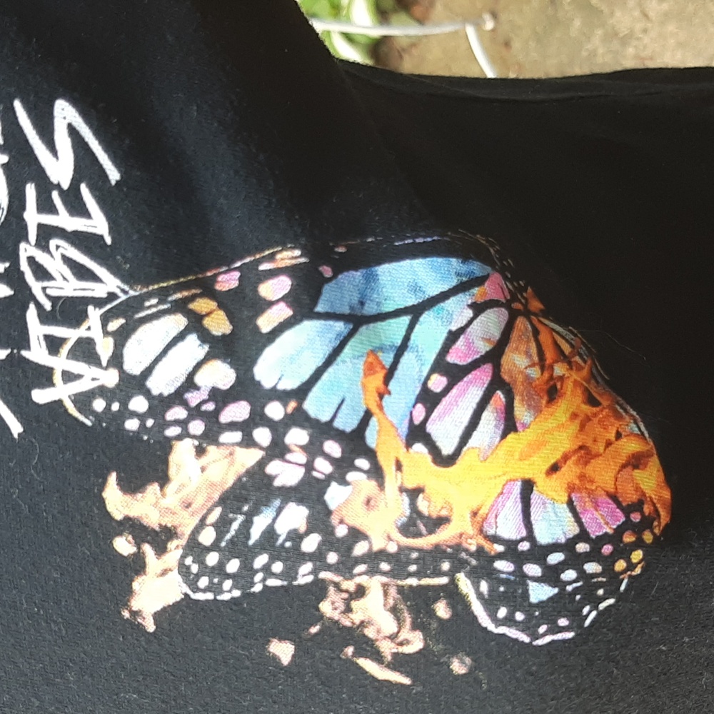 Fresh Laundry Tee - Picture 2 of 5